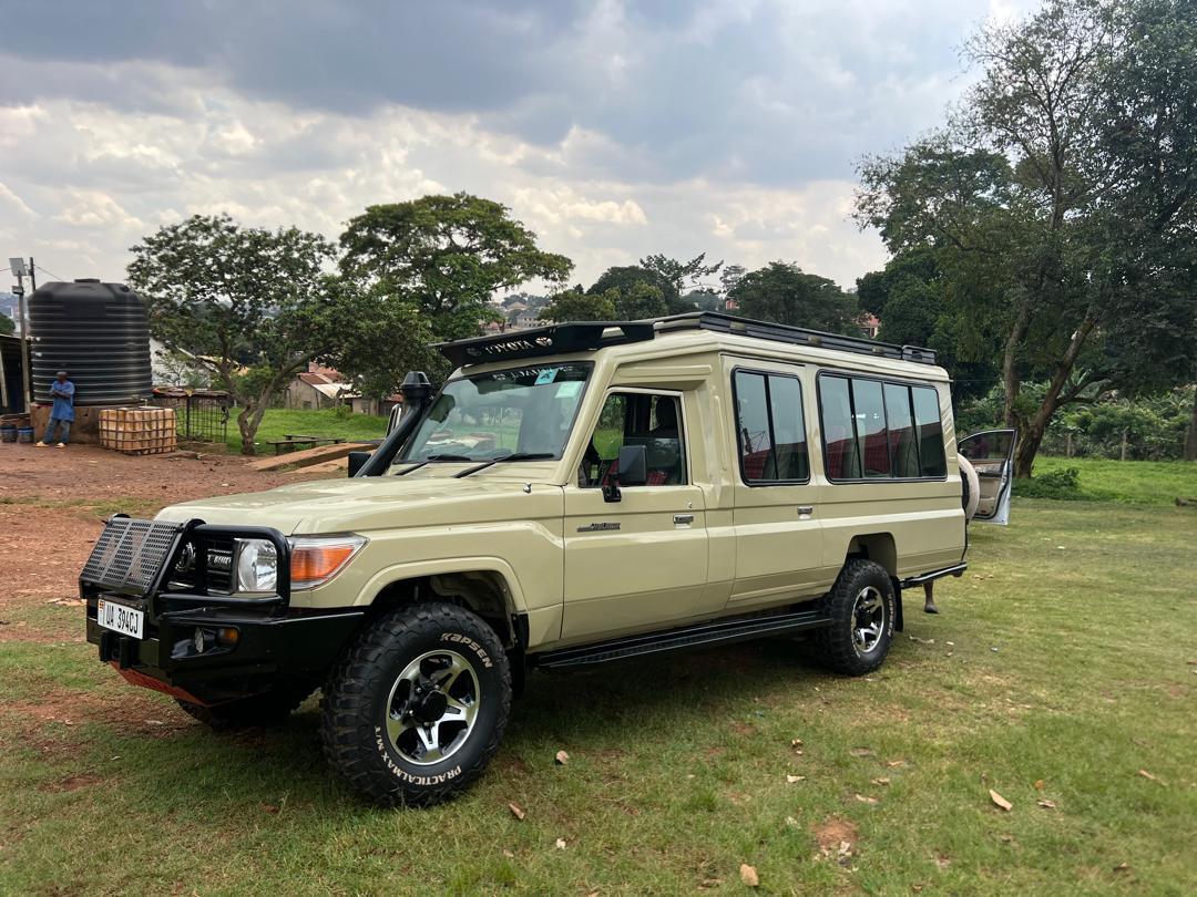 Safari Landcruise Jeep