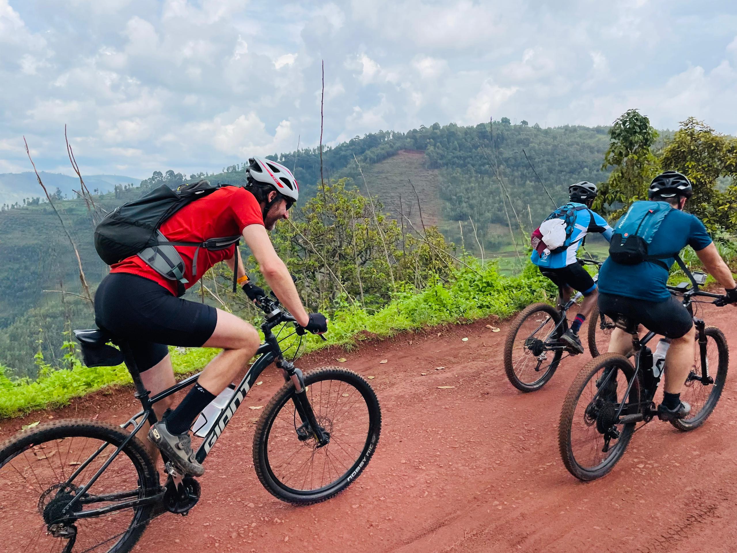 4-Day Cycling Tour: Kigali to Lake Bunyonyi