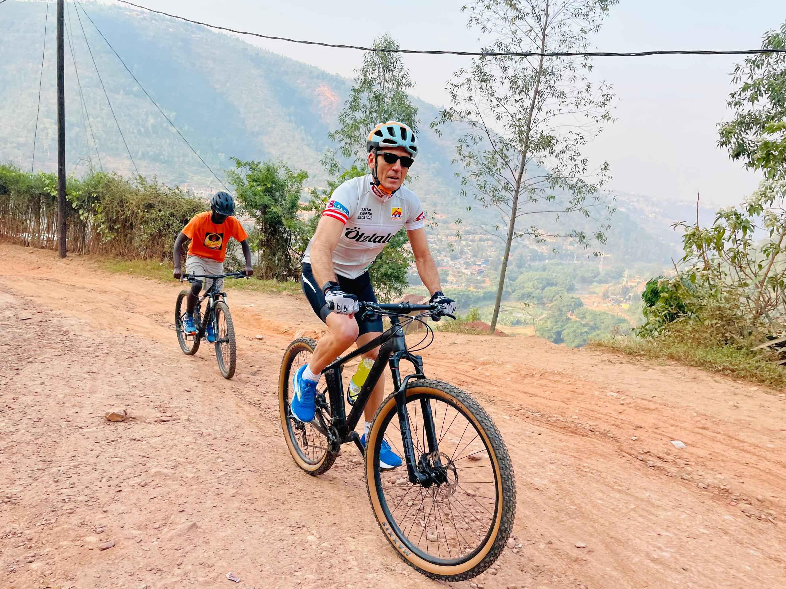 Cycling Around Lake Bunyonyi, Uganda (One day)